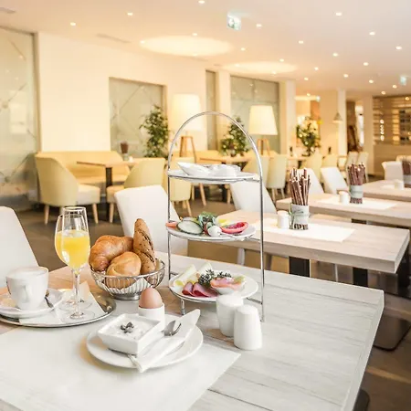 Am Neutor Zentrum Hotel 4*